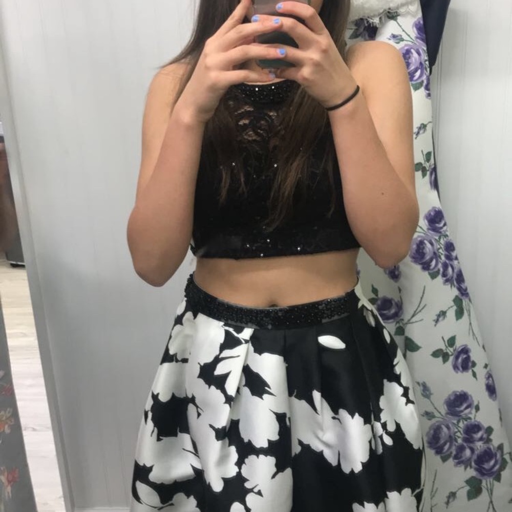 Two piece homecoming dress size 7